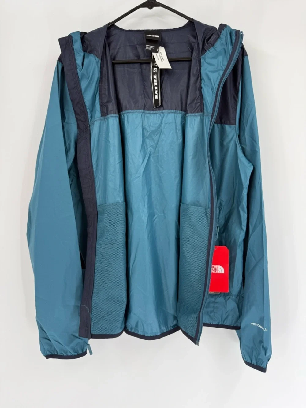 The North Face NWT Men's Cyclone 3 Windbreaker Jacket Blue Coral Navy, Size M